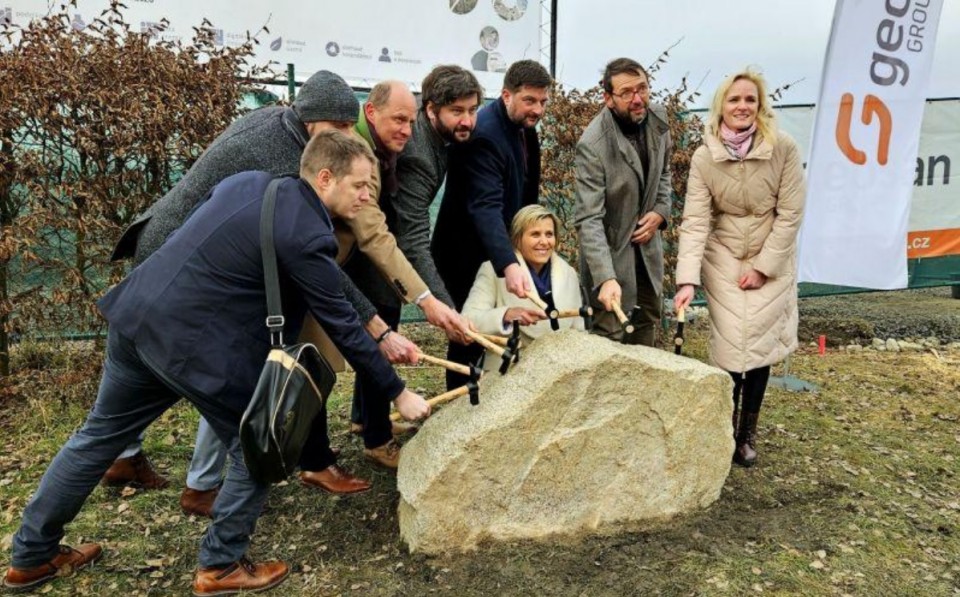 zahájení stavby KIC